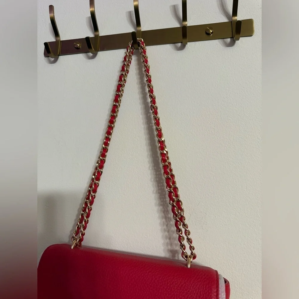 TORY BURCH Pebbled Leather Shoulder Bag With Adjustable Chain Vermillion Red